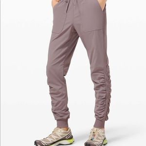 ISO beyond studio joggers size 4 or 6